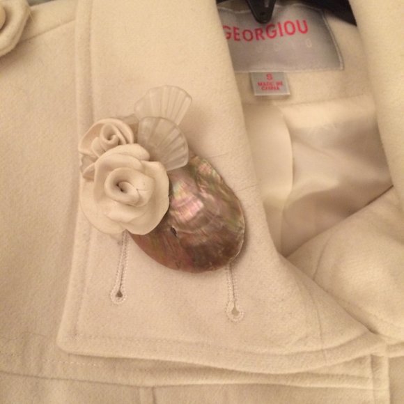 Vintage Artisan Rose and Shell Brooch Pin - Picture 2 of 5